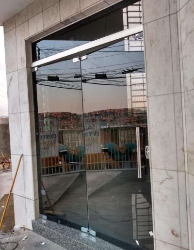 Instalação e manutenção de portas em BH